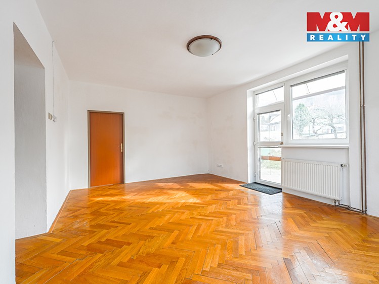 Prodej rodinného domu 232 m², pozemek 797 m² - foto 2