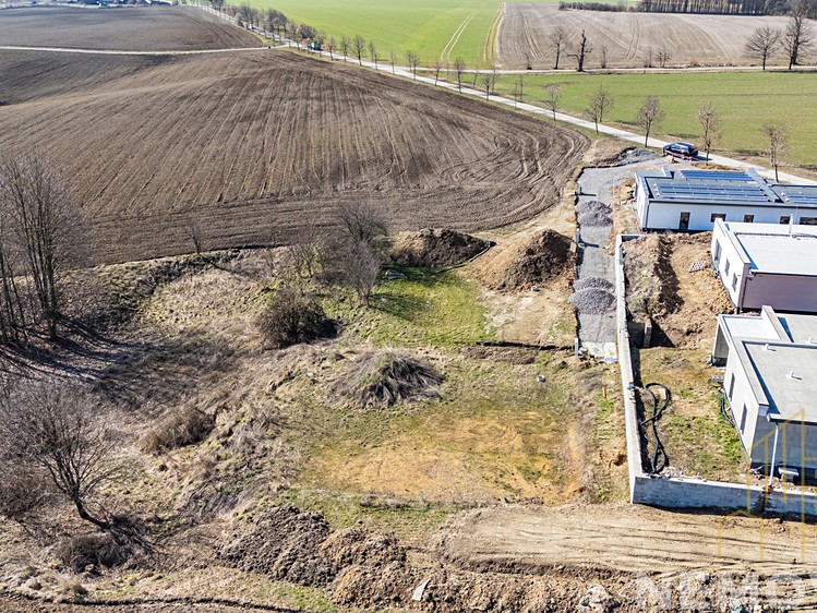 Prodej stavebního pozemku 895 m² - foto 7