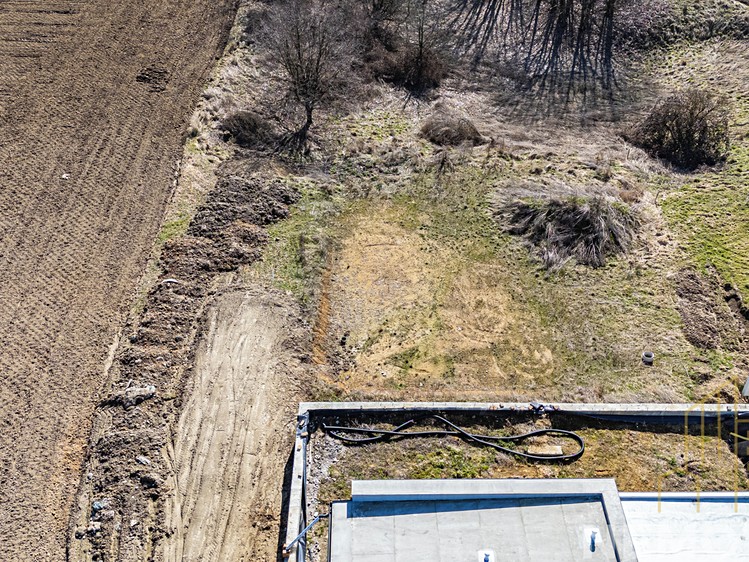 Prodej stavebního pozemku 895 m² - foto 6