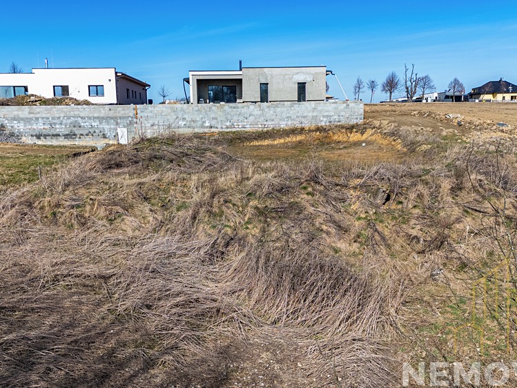 Prodej stavebního pozemku 895 m² - foto 8
