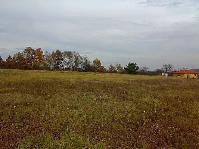 Prodej stavebního pozemku 1 376 m² - foto 1