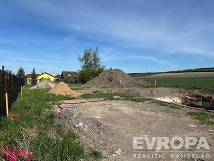 Prodej  stavebního pozemku 1 140 m² - foto 6
