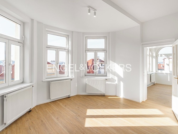 Pronájem bytu 3+1 110 m² - foto 1