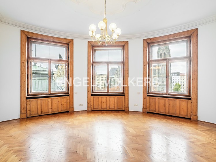Pronájem bytu 5+1 254 m² - foto 1