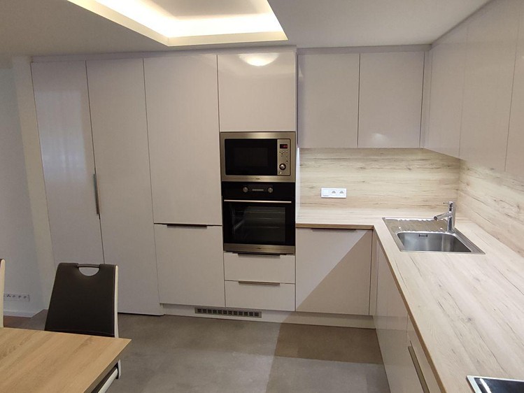 Pronájem bytu 2+1 80 m² (Jednopodlažní) - foto 4