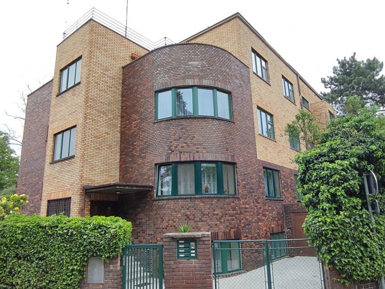 Pronájem bytu 2+1 80 m² (Jednopodlažní) - foto 2