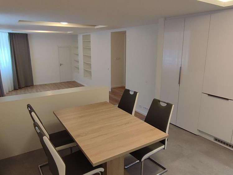 Pronájem bytu 2+1 80 m² (Jednopodlažní) - foto 8
