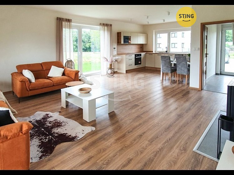 Prodej rodinného domu 130 m², pozemek 1 233 m² - foto 1