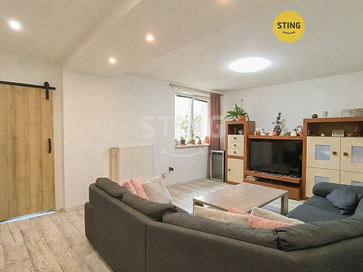 Prodej rodinného domu 264 m², pozemek 1 339 m² - foto 1