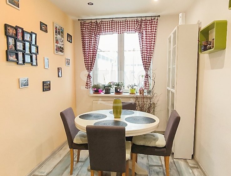 Prodej rodinného domu 264 m², pozemek 1 339 m² - foto 4