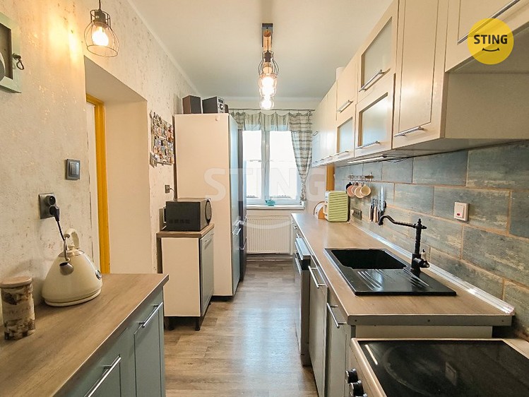 Prodej rodinného domu 264 m², pozemek 1 339 m² - foto 5