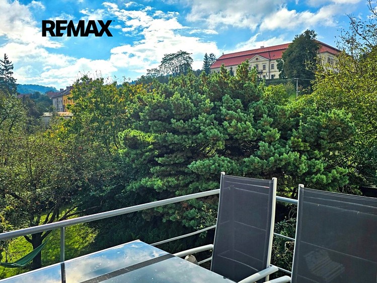 Prodej rodinného domu 230 m², pozemek 934 m² - foto 4