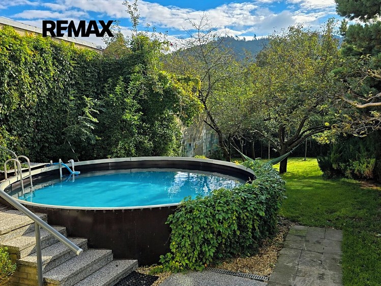 Prodej rodinného domu 230 m², pozemek 934 m² - foto 6