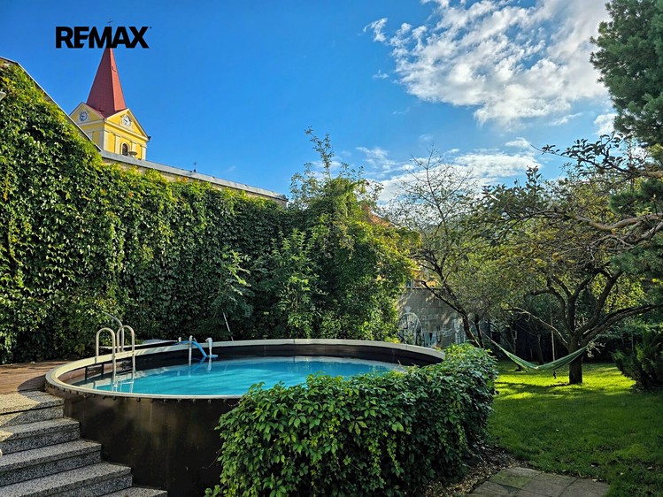 Prodej rodinného domu 230 m², pozemek 934 m² - foto 7