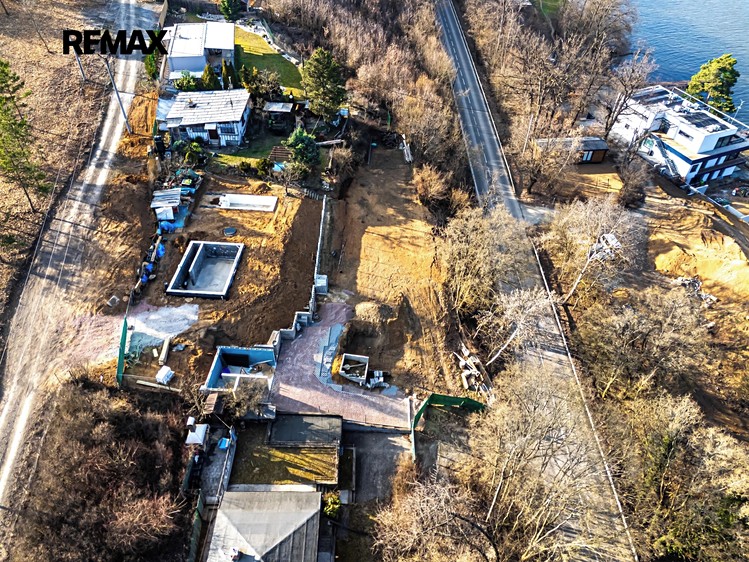 Prodej  stavebního pozemku 606 m² - foto 5