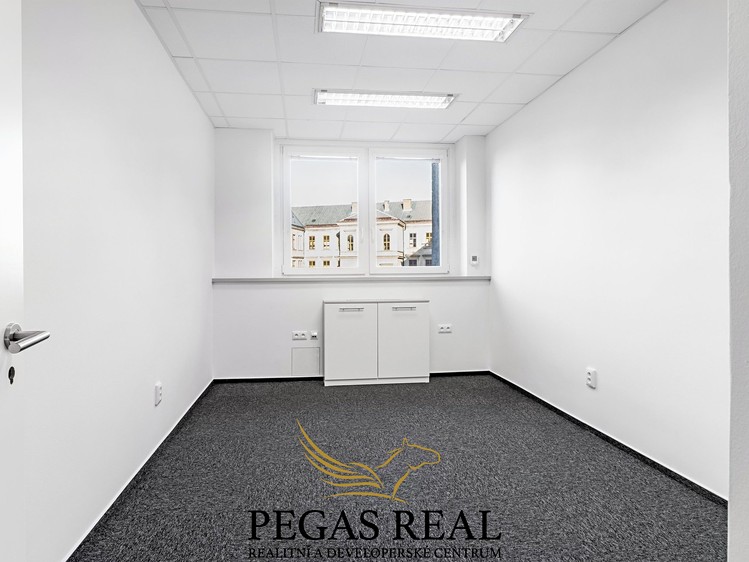 Pronájem kanceláře 215 m² - foto 6