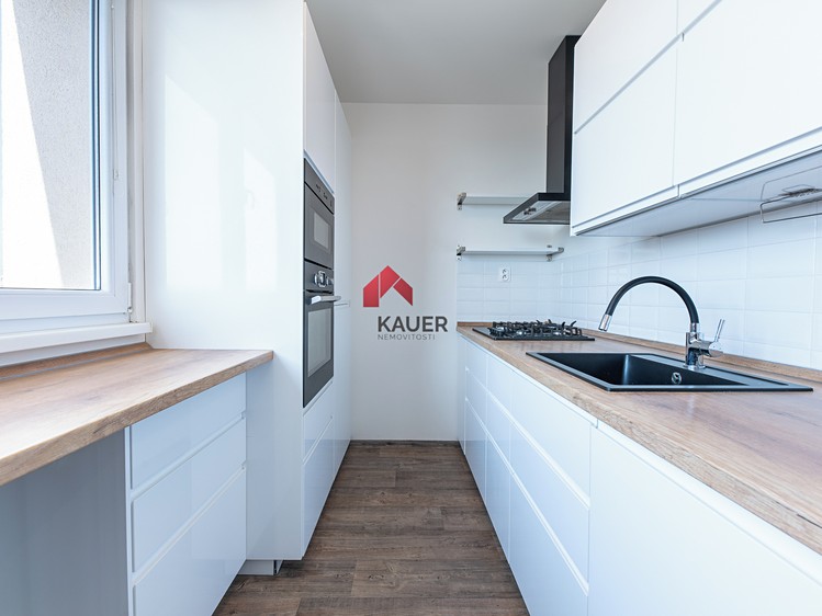 Prodej bytu 3+1 58 m² - foto 1