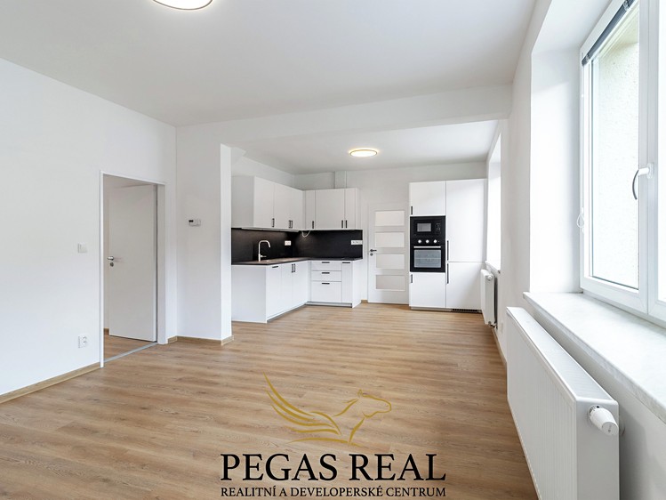 Pronájem bytu 3+kk 85 m² - foto 1