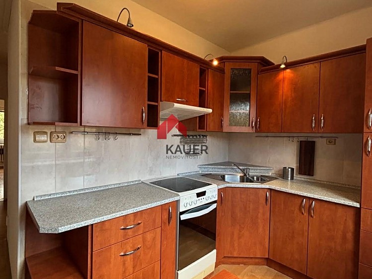 Pronájem bytu 3+1 75 m² - foto 2