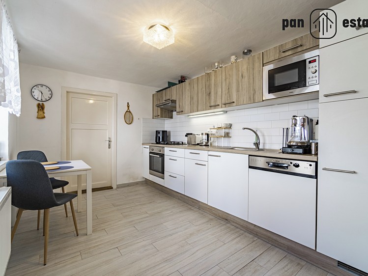 Prodej rodinného domu 95 m², pozemek 143 m² - foto 6