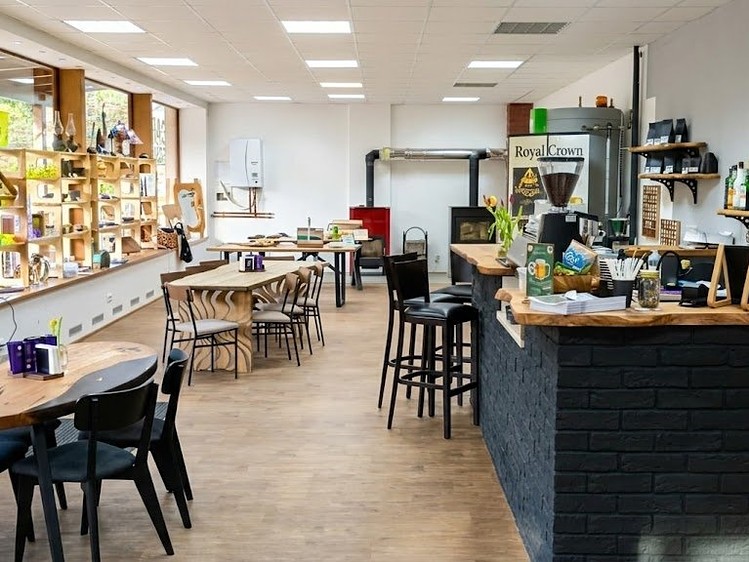 Prodej rodinného domu 553 m², pozemek 1 028 m² - foto 2