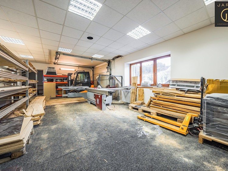 Prodej rodinného domu 553 m², pozemek 1 028 m² - foto 8