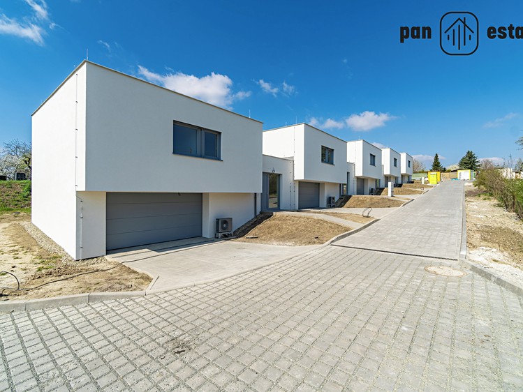 Prodej rodinného domu 151 m², pozemek 365 m² - foto 1