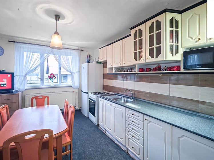 Pronájem rodinného domu 120 m², pozemek 805 m² - foto 2