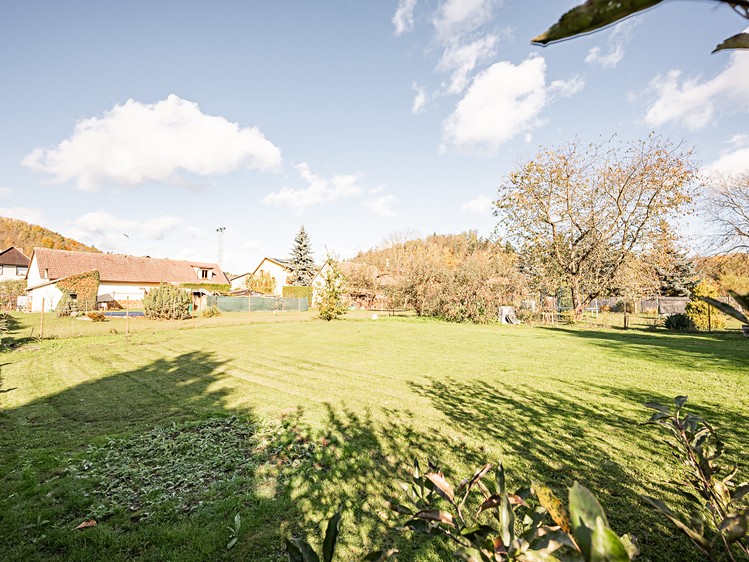 Prodej stavebního pozemku 662 m² - foto 1