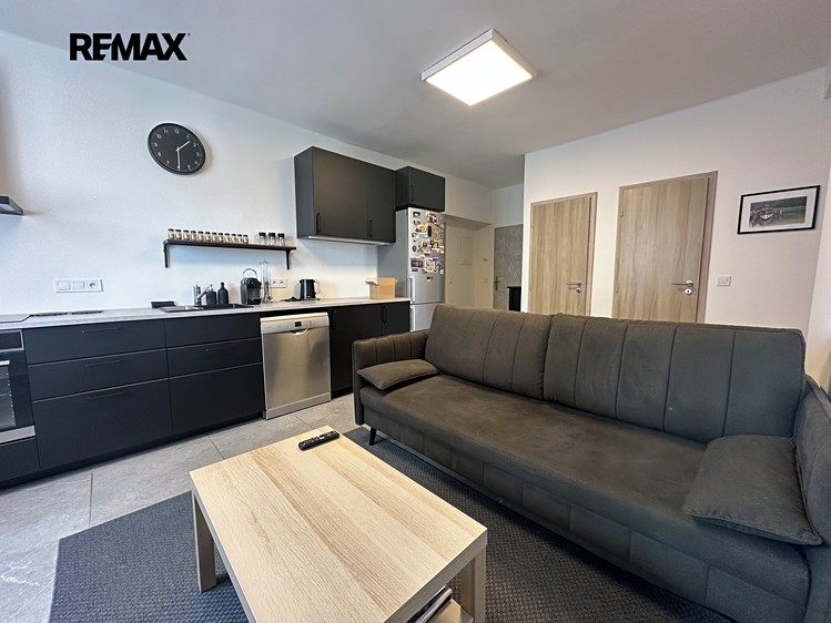 Pronájem bytu 3+kk 61 m² - foto 1