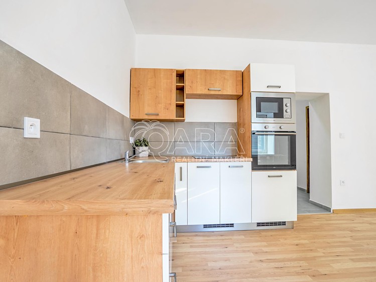 Pronájem bytu 2+kk 44 m² (Jednopodlažní) - foto 3