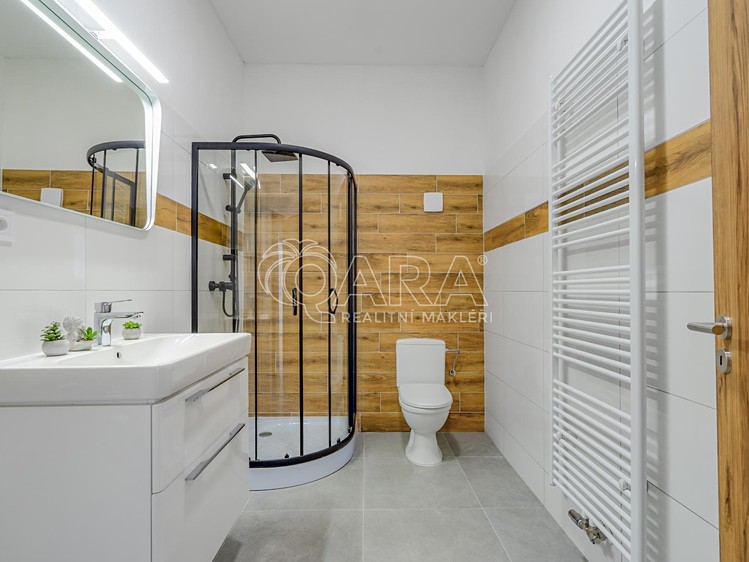 Pronájem bytu 2+kk 44 m² (Jednopodlažní) - foto 1