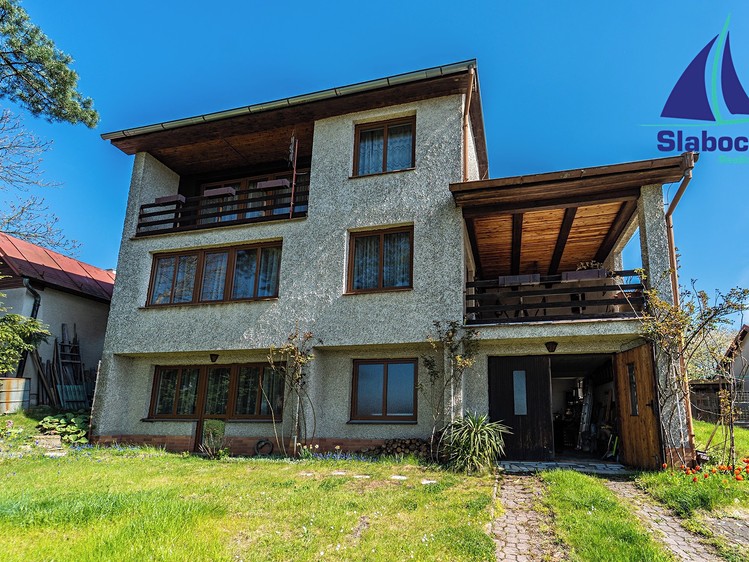 Prodej rodinného domu 260 m², pozemek 990 m² - foto 3