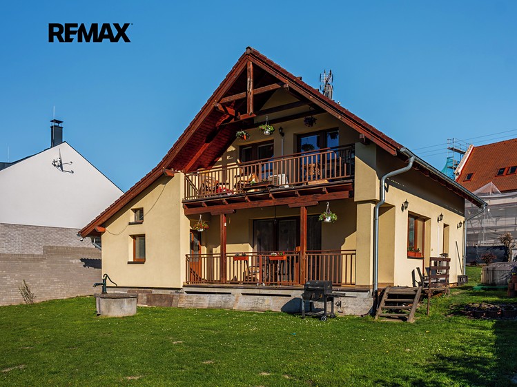 Prodej rodinného domu 108 m², pozemek 118 m² - foto 2