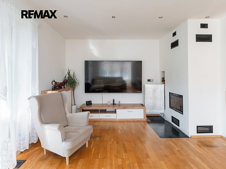 Prodej rodinného domu 108 m², pozemek 118 m² - foto 7