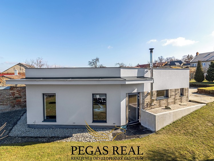 Prodej rodinného domu 91 m², pozemek 1 109 m² - foto 1