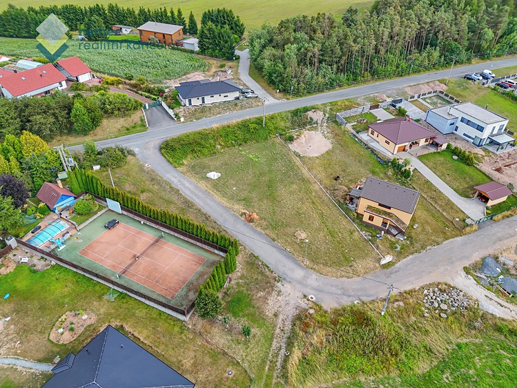 Prodej stavebního pozemku 913 m² - foto 4