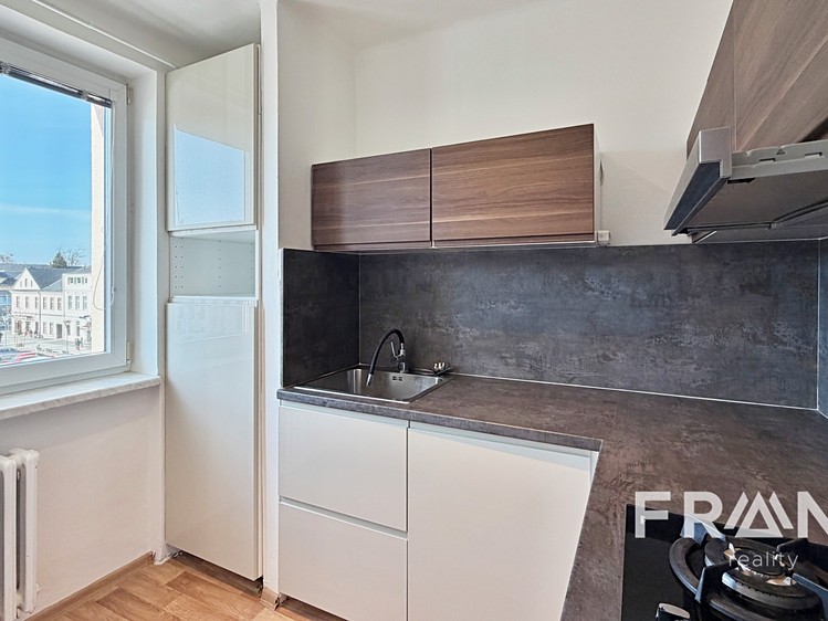 Pronájem bytu 2+1 55 m² (Jednopodlažní) - foto 6