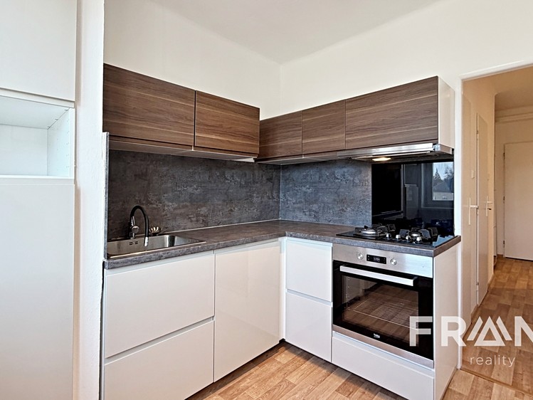 Pronájem bytu 2+1 55 m² (Jednopodlažní) - foto 7