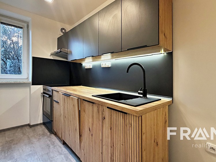 Pronájem bytu 3+1 60 m² - foto 2