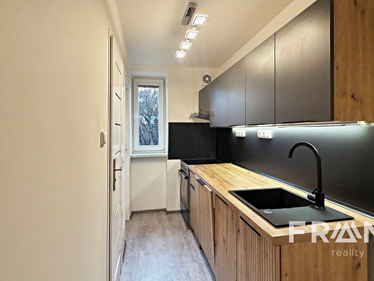 Pronájem bytu 3+1 60 m² - foto 4