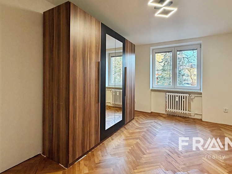 Pronájem bytu 3+1 60 m² - foto 5