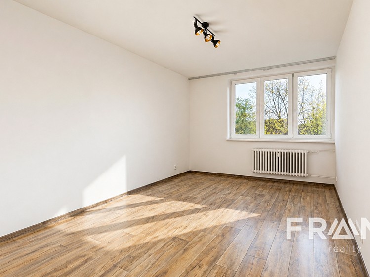 Pronájem bytu 1+1 37 m² (Jednopodlažní) - foto 3
