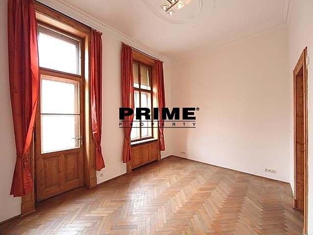 Pronájem bytu 6 pokojů a více 255 m² - foto 8