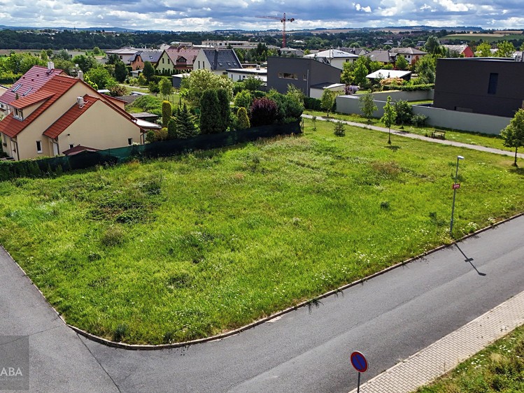 Prodej rodinného domu 200 m², pozemek 1 196 m² - foto 2
