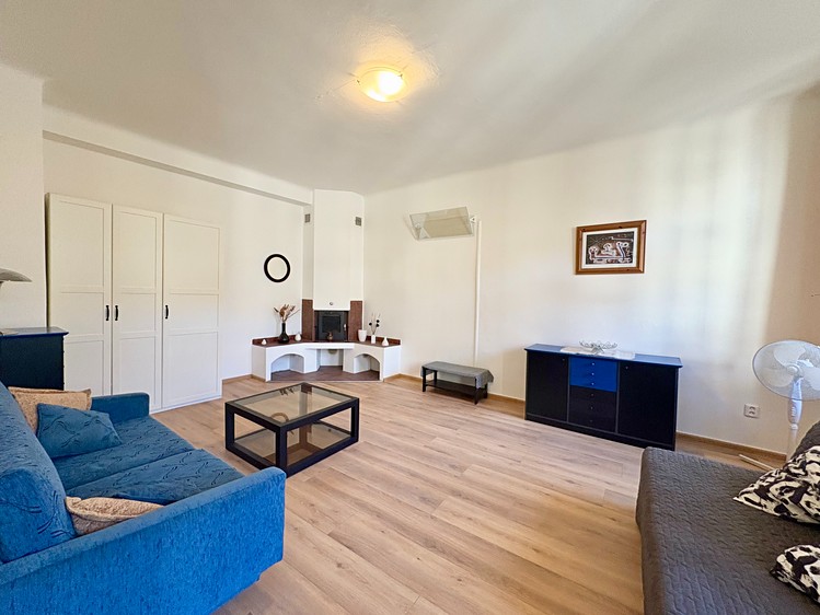 Pronájem bytu 2+1 73 m² (Jednopodlažní) - foto 2