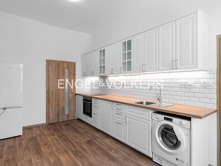 Pronájem bytu 2+1 59 m² - foto 3