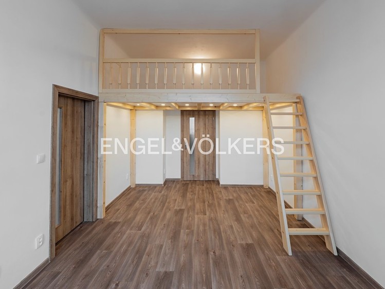 Pronájem bytu 2+1 59 m² - foto 8