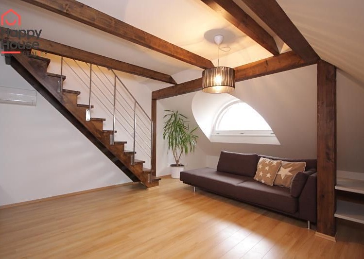 Pronájem bytu 4+1 118 m² (Mezonet) - foto 3