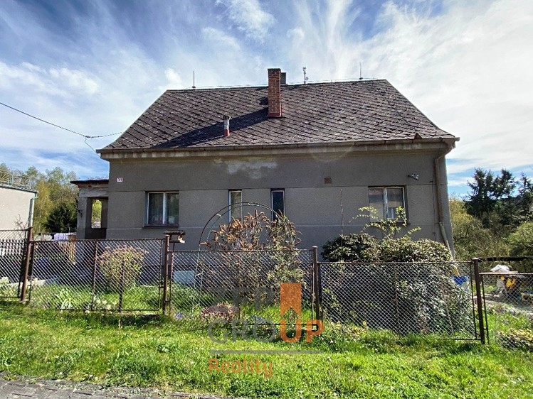 Prodej rodinného domu 210 m², pozemek 1 162 m² - foto 1